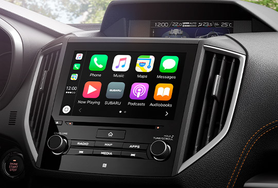 Apple CarPlay<sup>*2</sup> a Android Auto<sup>*3</sup>